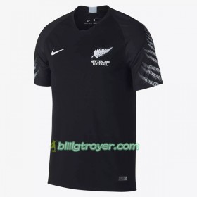 Billige Fotballdrakter New Zealand 2018 Kortermet Bortedraktsett